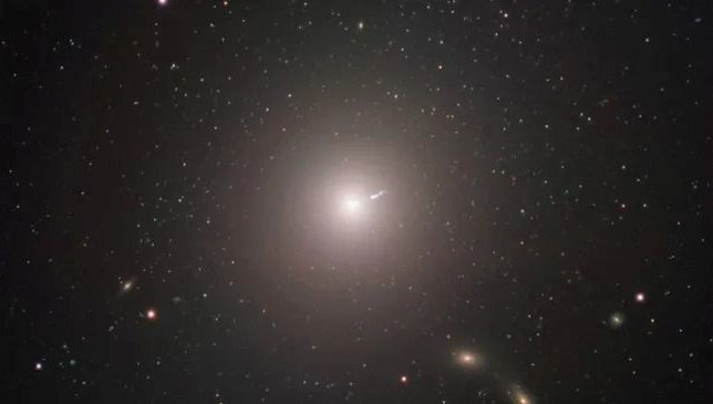  55 milyon ışık yılı uzaklıkta: Kara delikte gama ışını patlaması görüldü