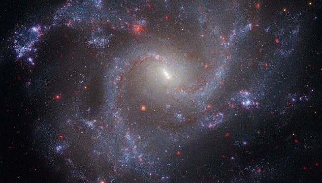  Evrenin gizemi büyüyor: “Beklenenden daha hızlı genişliyor”