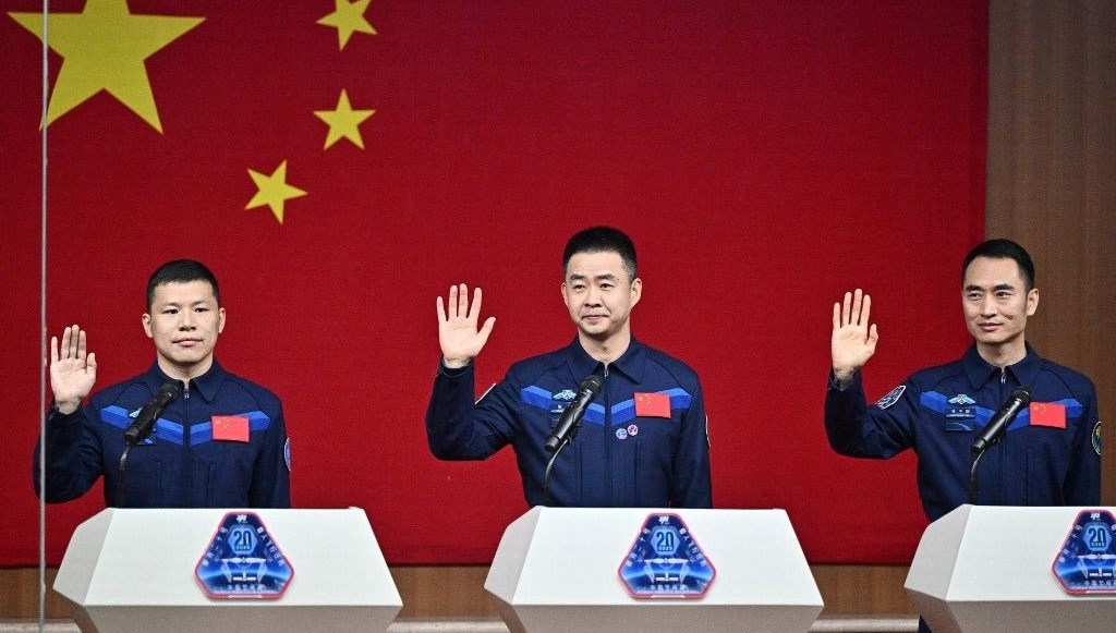 Çin’in yeni taykonot ekibi uzay yolculuğuna hazır