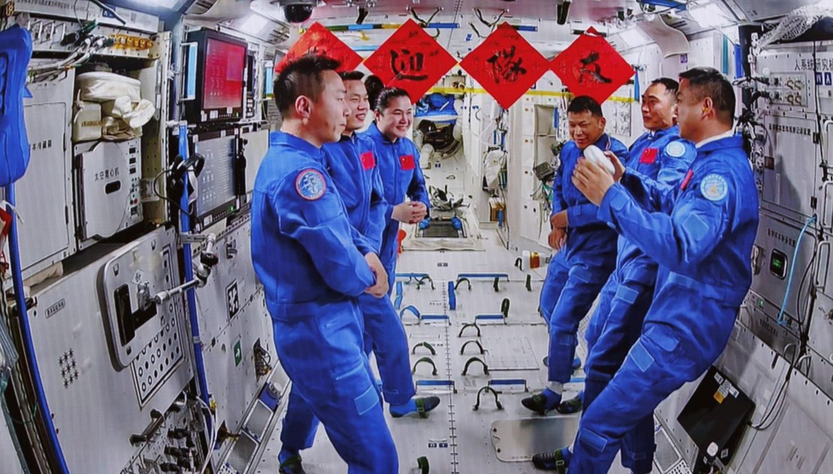 Çinli taykonotlar “uzayın anahtarını” teslim etti