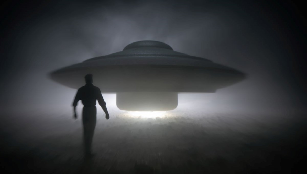 UFO uzmanından uzaylı uyarısı: “Masum insanları öldürüyorlar”