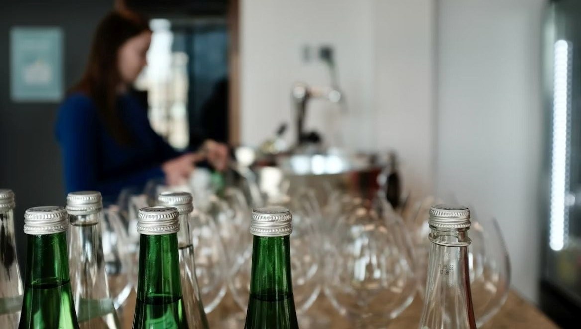 Cam şişelerde mikroplastik oranı daha yüksek çıktı