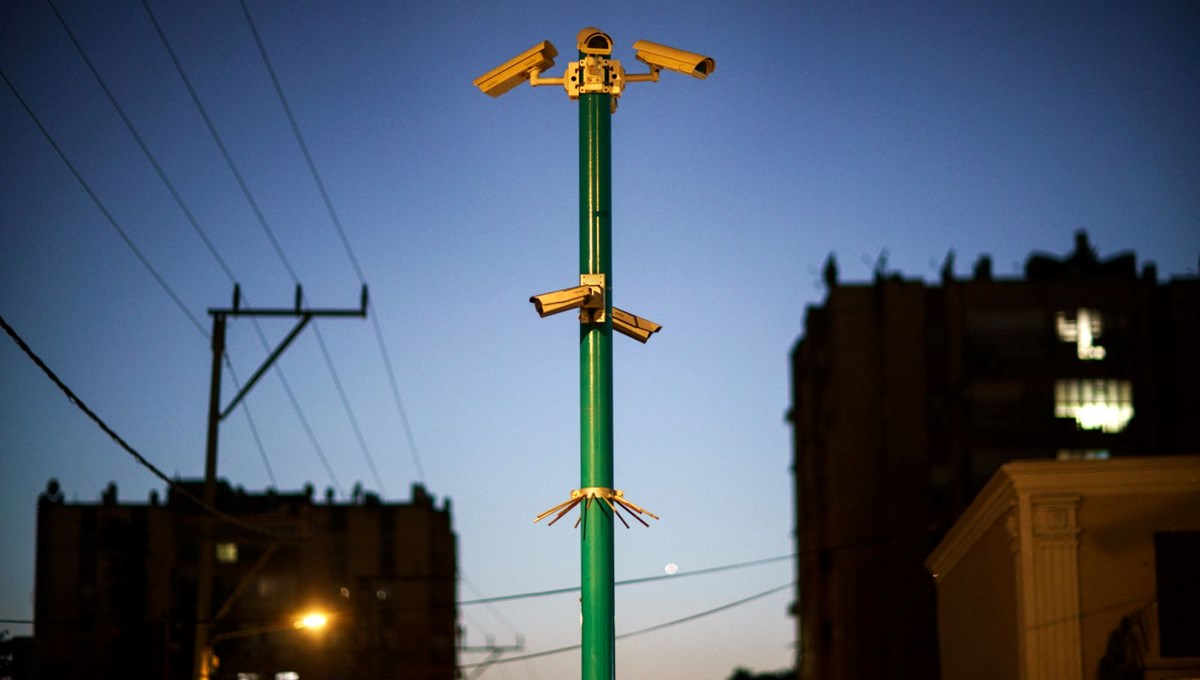 İsrail’den uyarı: Evinizdeki kameraları kapatın İran izliyor!