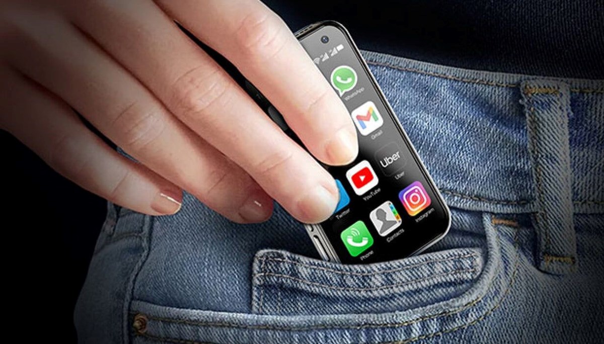 Kredi kartı boyutlarında akıllı telefon