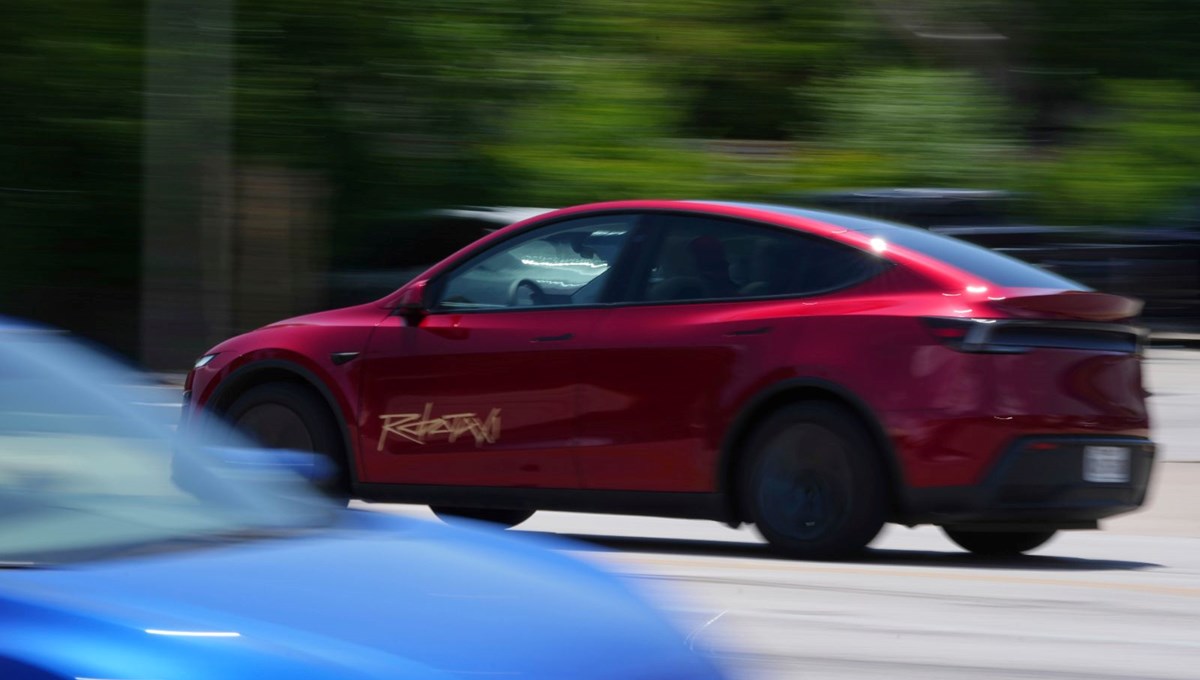 Musk yine hüsrana uğradı, Robotaxi sınıfta kaldı: Hız sınırını aştı, yanlış şeride girdi