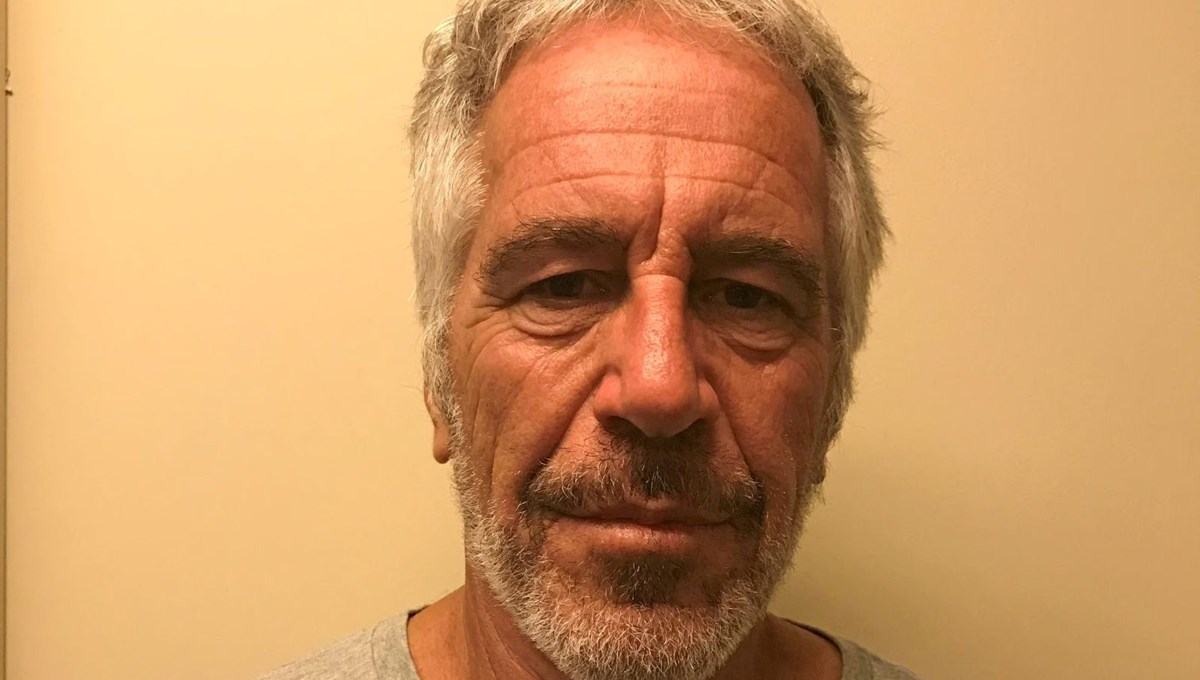 Epstein’in hapishanedeki son görüntüleri incelendi: “Videoda oynanmış ve bir dakika kayıp”