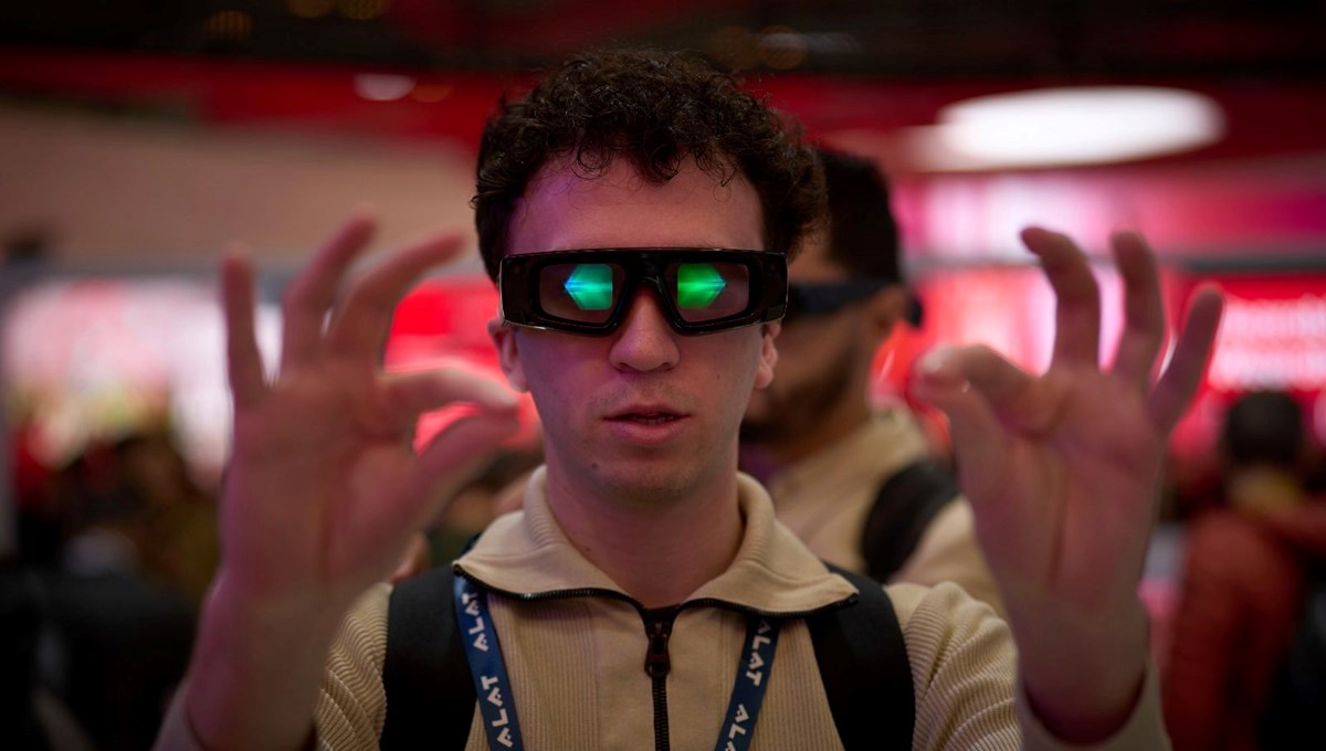 Geleceğin modası: Akıllı küpe ve kolyeler yolda