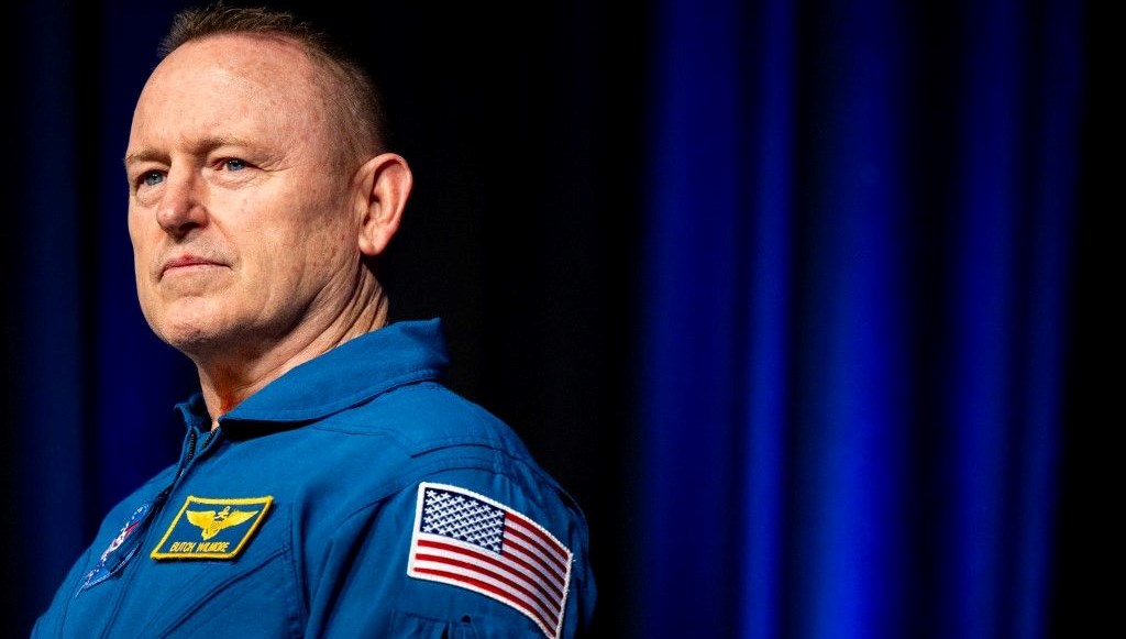 Uzayda 9 ay mahsur kalan astronot emekli oldu