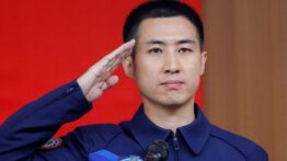 Çin en genç astronotunu ve fareleri uzaya gönderiyor