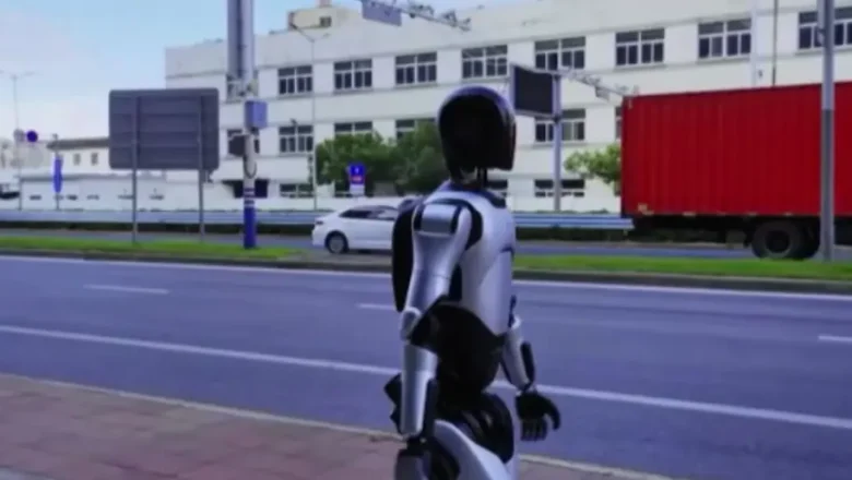  İnsansı robot 3 günde 106 kilometre yürüdü