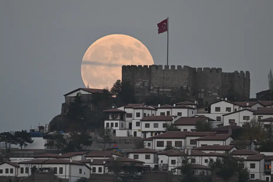 Yılın son Süper Ay’ı: Türkiye’den “Kunduz Dolunayı” manzaraları