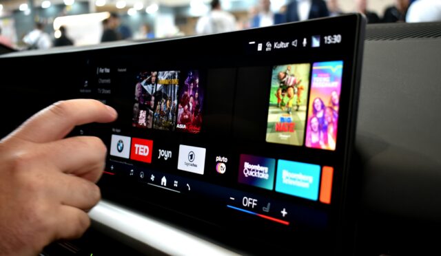 Bilim insanları, araçlardaki dokunmatik ekranlara karşı uyardı