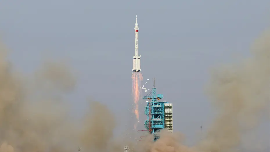 Çin’in yeniden kullanılabilir roketi uzayda alev aldı