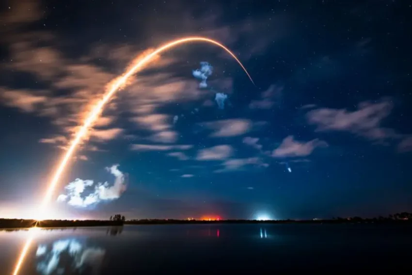 Starlink uydusu patladı. Hızla Dünya’ya doğru düşüyor