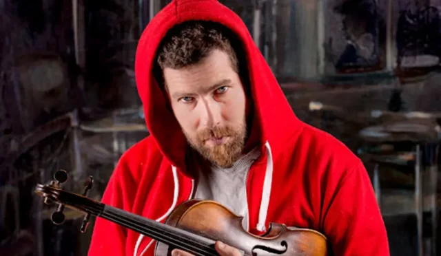 Yapay zeka, ünlü müzisyeni “cinsel suçlu” diye tanımladı. Konseri iptal oldu